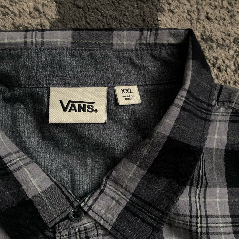 Vans Men's Gray and Black Plaid Button-Up Shirt
